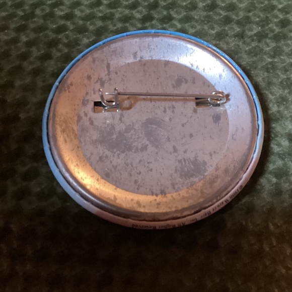 Vintage 1988 Chevy Chase FUNNY FARM Promo Movie Pinback Pin Button 🎬 - Picture 2 of 4